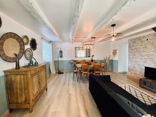 Neant-sur-Yvel House | little house