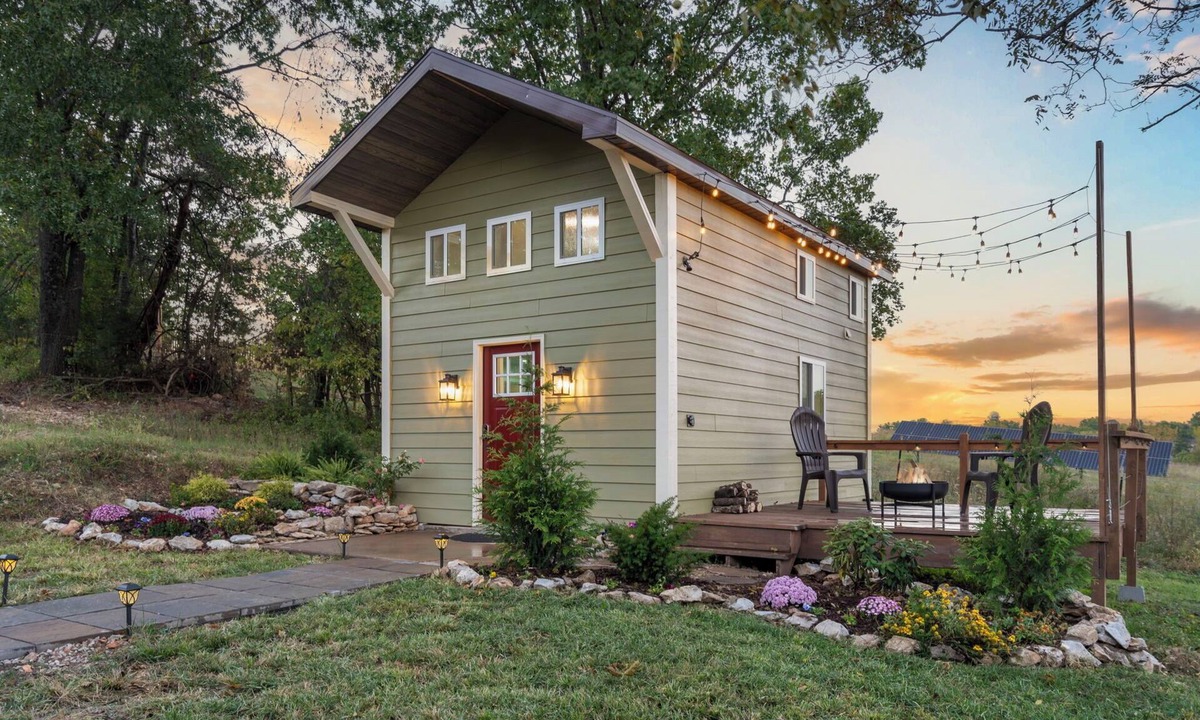 Ozark Apartment | Little House in the Big Woods