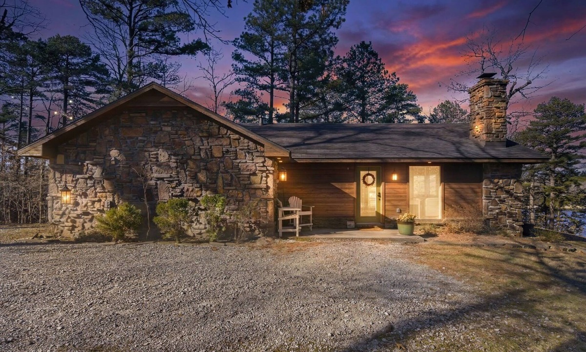 Lowell Cabin | Little House on Hickory