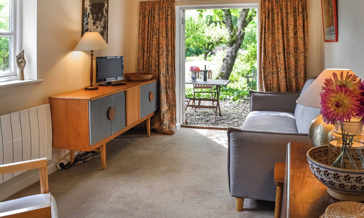 Diss Cottage | Little House on the Common