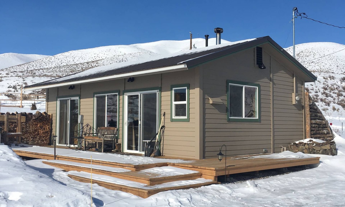 Camas County House | Little house on the prairie