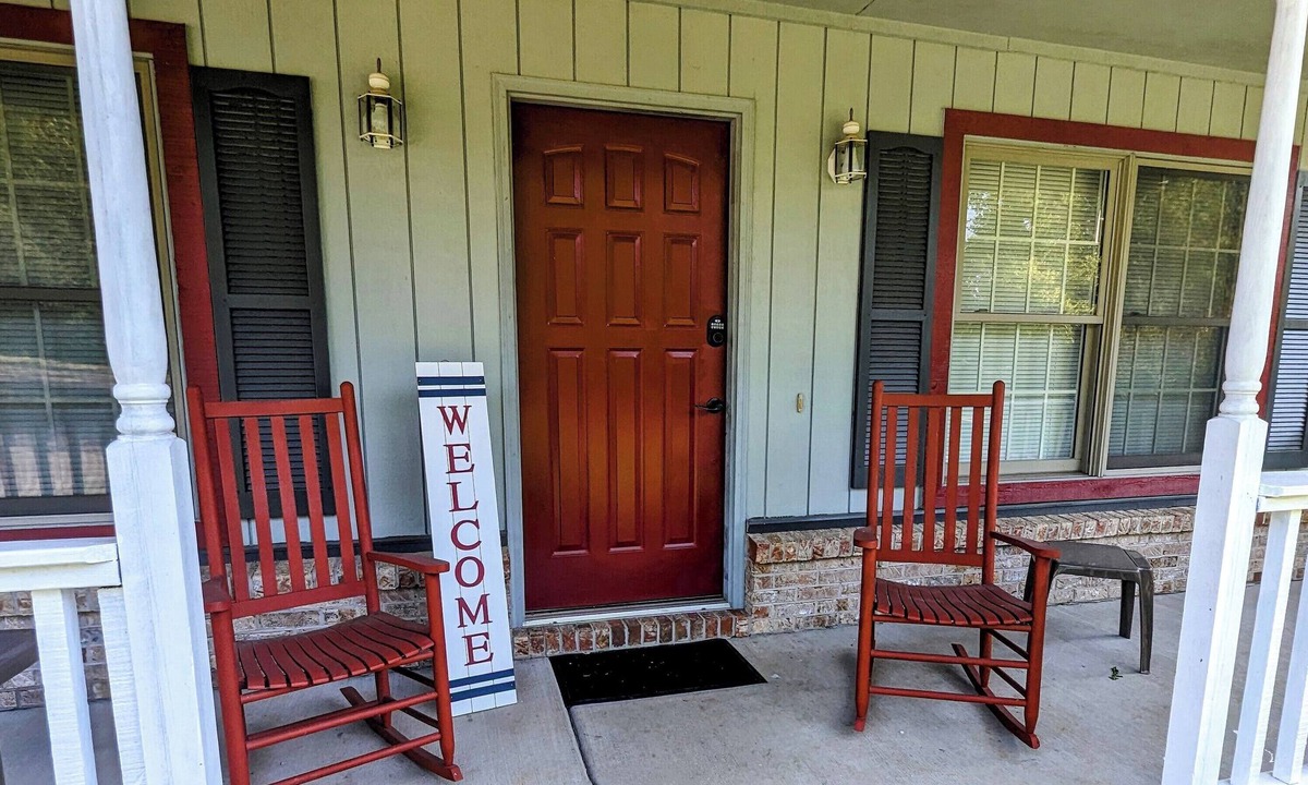 Tellico Village House | Little House on the "Parkway" in Beautiful Tellico Village Lake/Golf Community