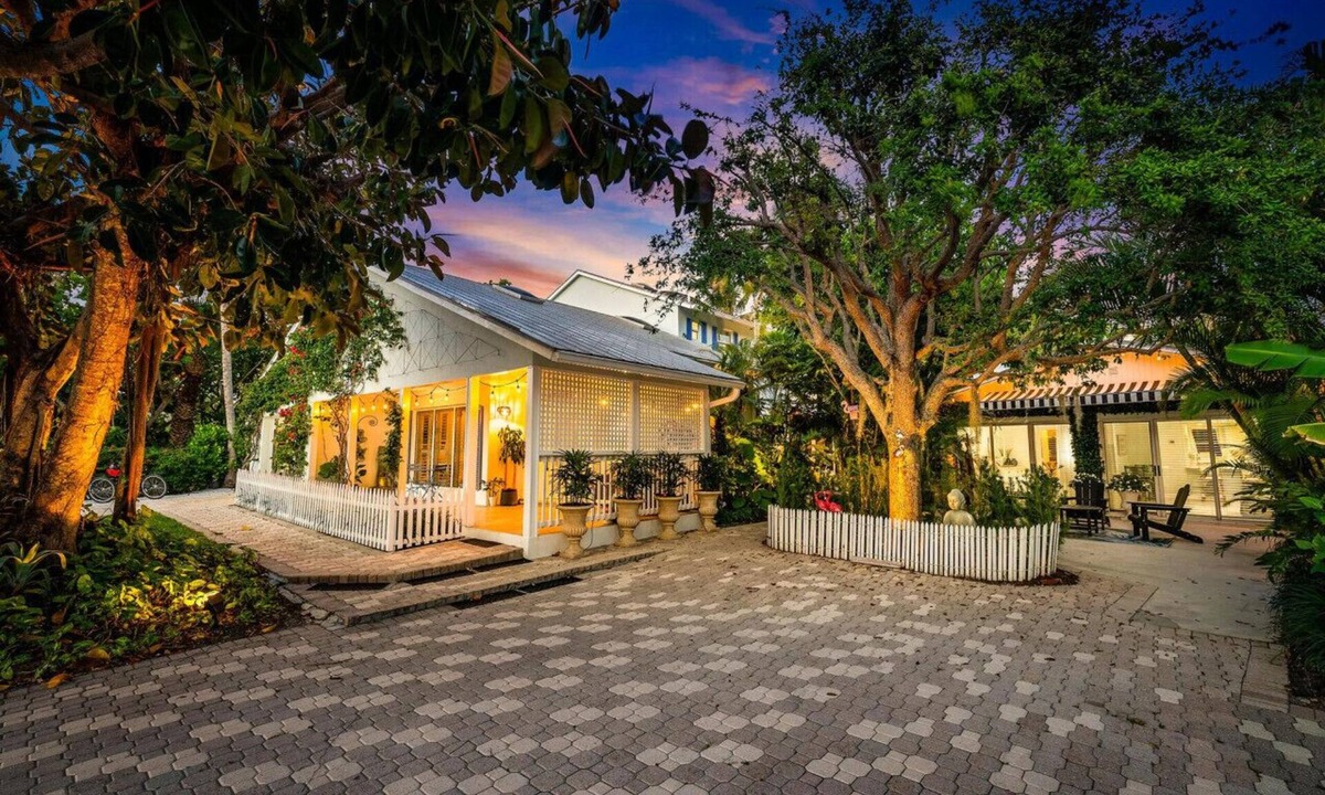 Juno Beach House | Little Key West, private beach access