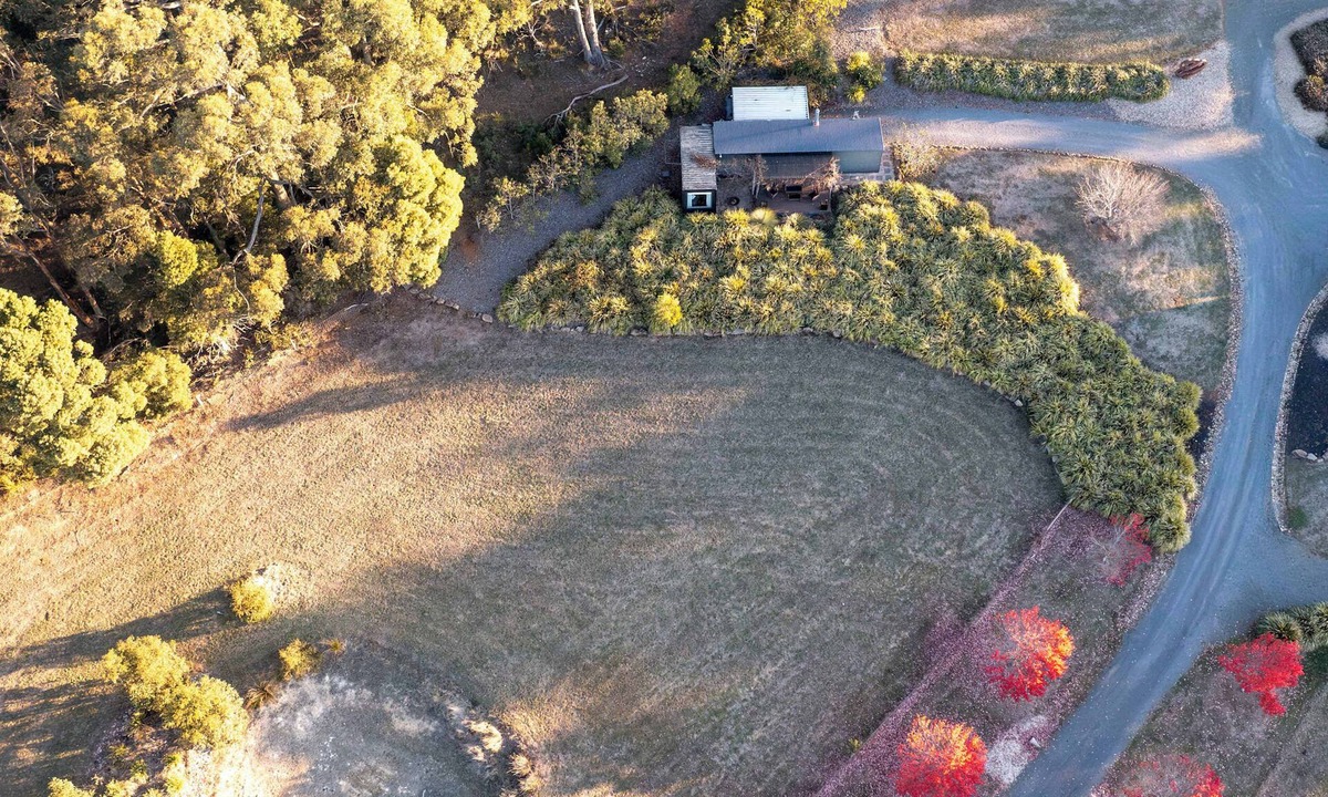Leonards Hill Cabin | Little Maple near Daylesford