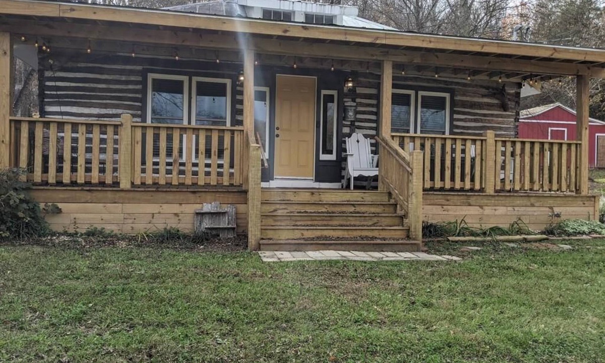 Bellevue Cabin | LITTLE MONEY PIT