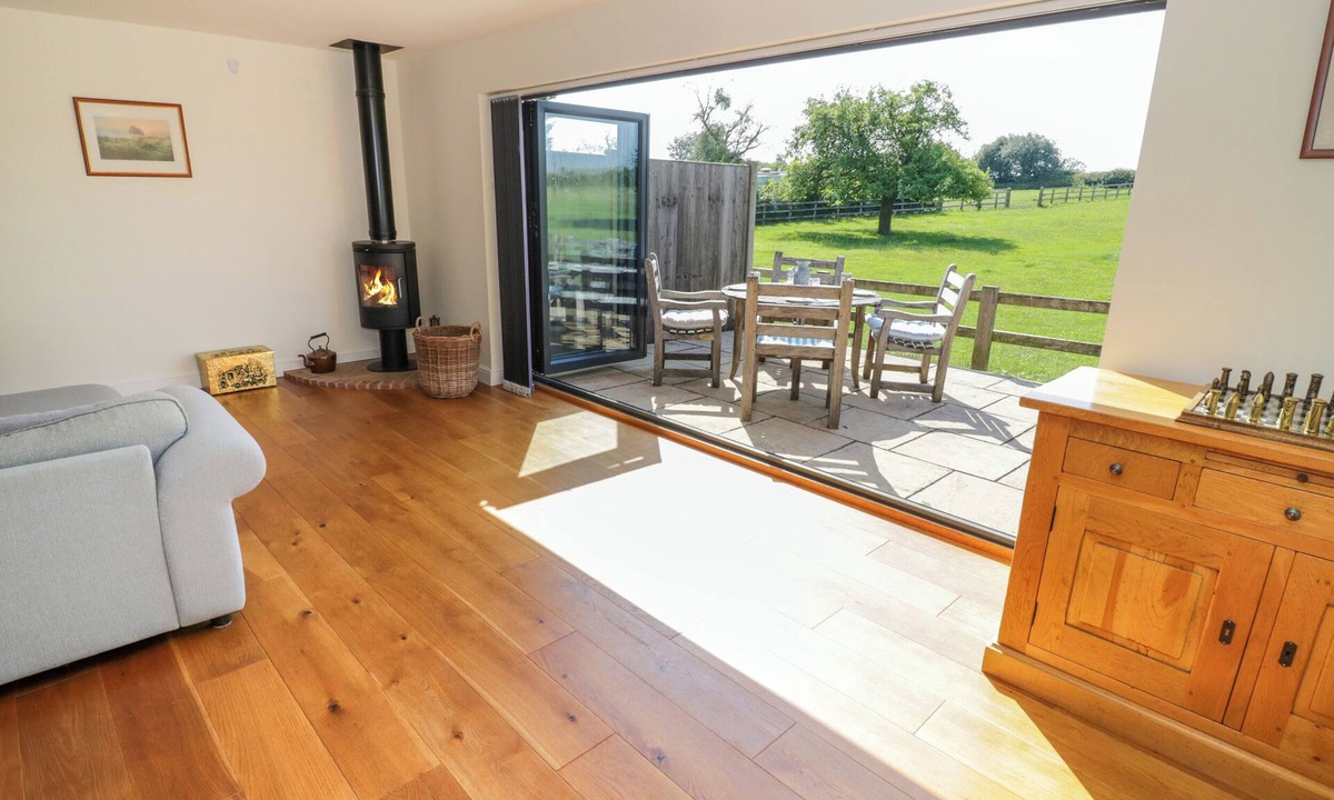 Upton Snodsbury Cottage | Little Owl Barn