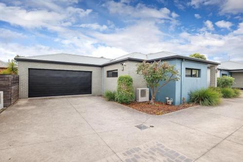 North Albury House | Little Palace on Buckingham