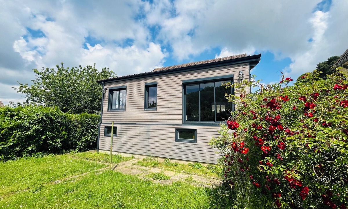 Boutigny-sur-Essonne House | LITTLE PARADISE