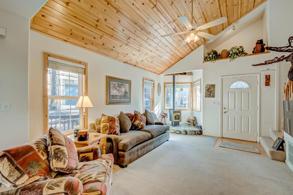 Truckee House | Little Pinecone Retreat