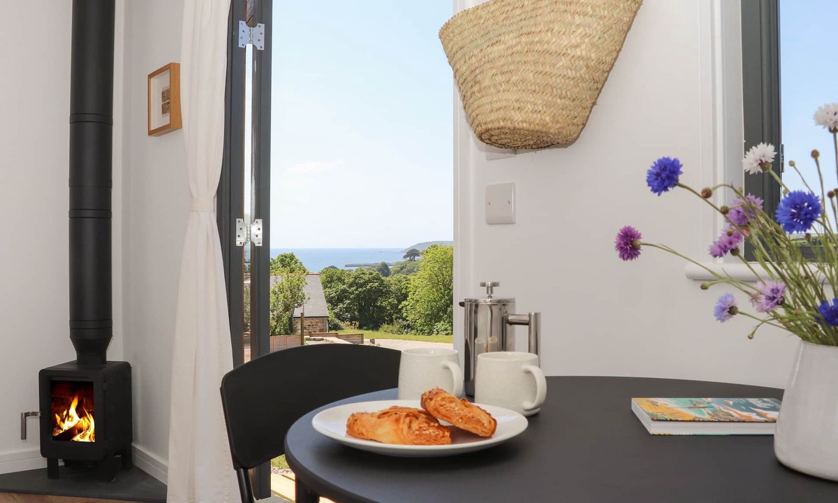 Chysauster Cottage | Little Pip