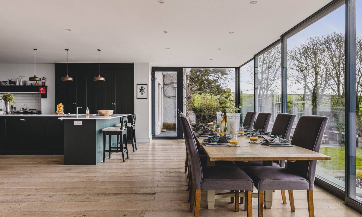 Dartmouth House | Little Redlap in Dartmouth