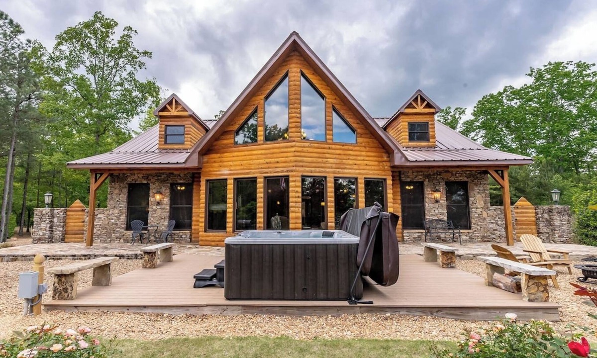 Dawson Cabin | Little River Lodge sleeps 12