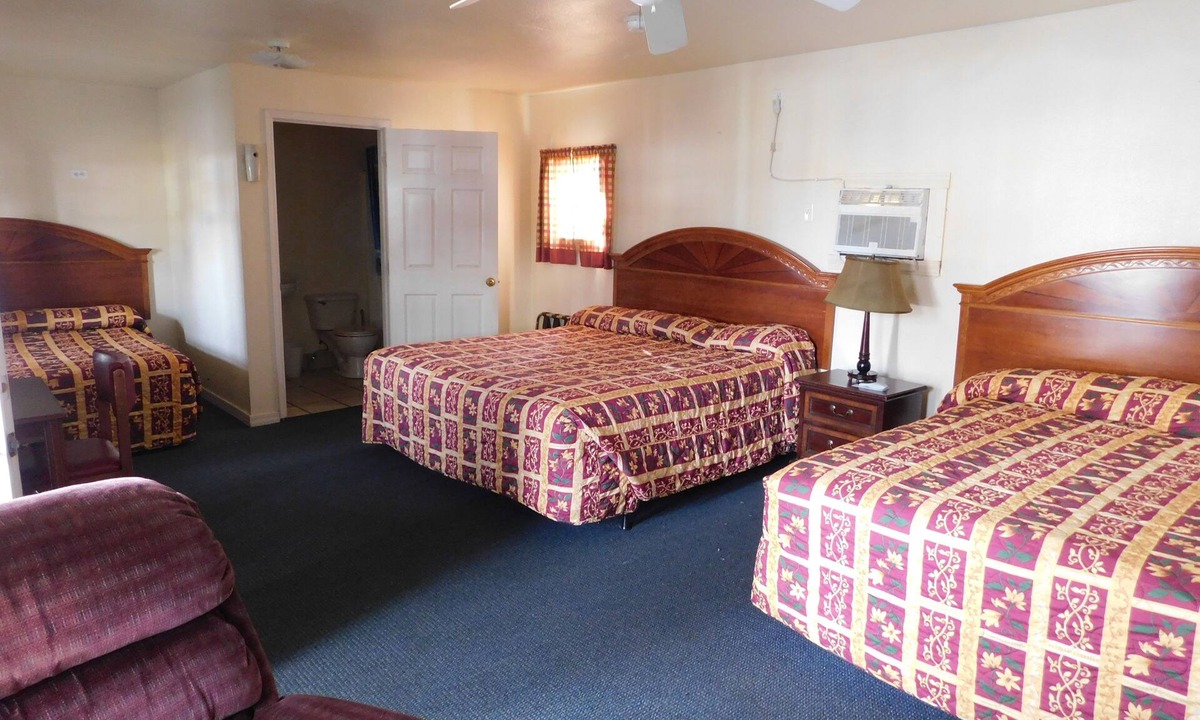 Murfreesboro Hotel | Little Shamrock Motel A1