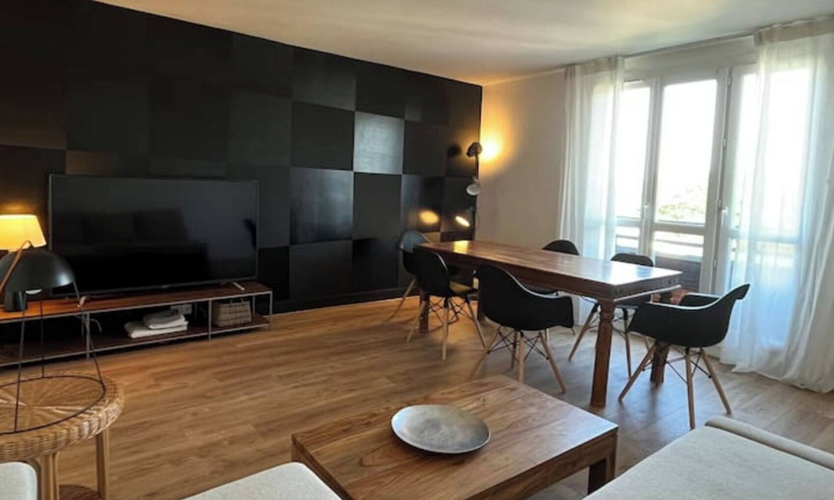 Etampes Apartment | Little Venice