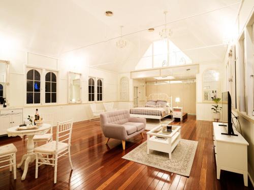 Maleny Apartment | Little White Chapel Maleny