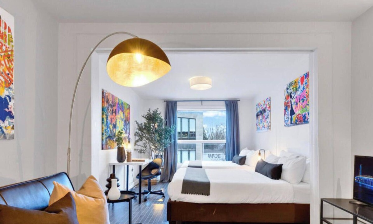 Plateau Mont Royal Apartment | LiV MTL Avenue-1277 3BR Suite Rooftop & BBQ Downtown Montreal