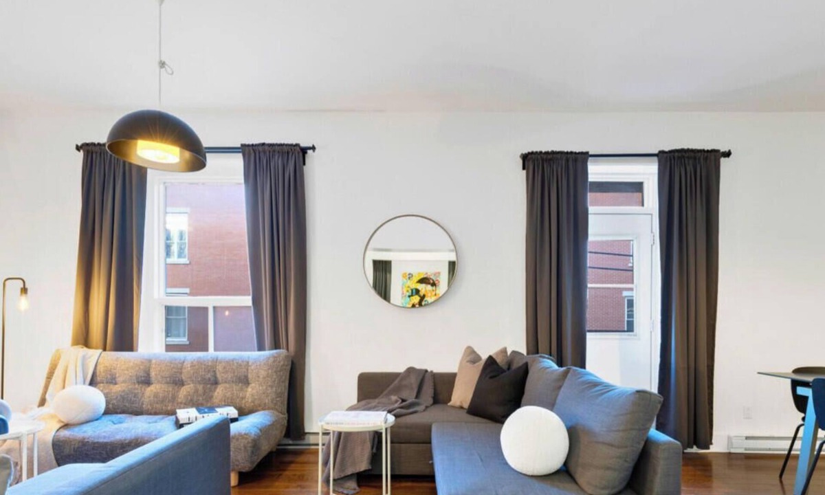 Plateau Mont Royal Apartment | LiV MTL Chic-2 | Spacious 4BR Suite Bachelor Patio