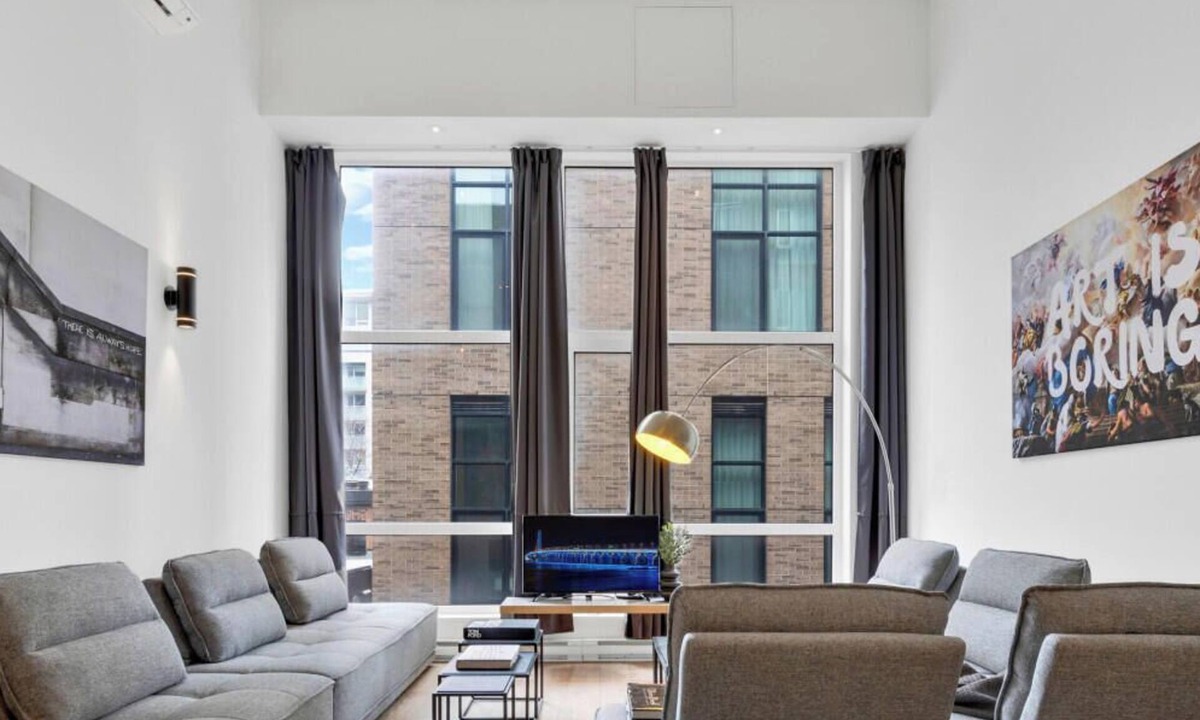 Downtown Montreal Apartment | LiV MTL | Downtown Spacious Duplex F1 Grand Prix