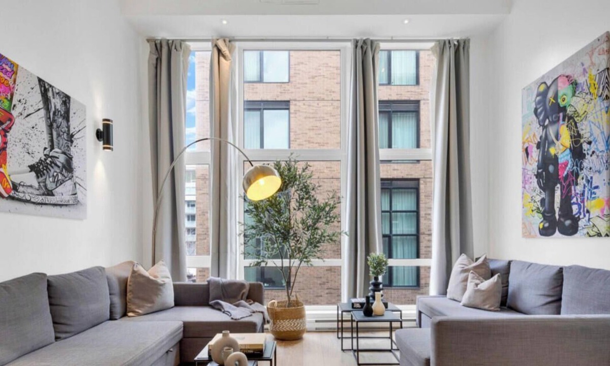 Downtown Montreal Apartment | LiV MTL | Downtown Spacious Duplex F1 Grand Prix