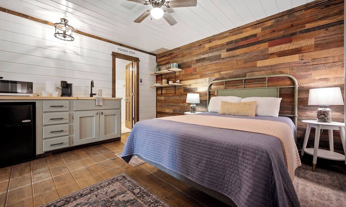 Broken Bow Apartment | Live Laugh Adventure- Studio cabin with kitchenette
