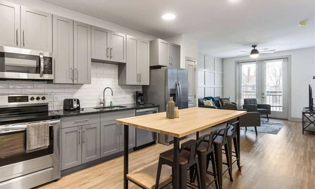 East Walnut HIlls Apartment | Live Like a Local! Downtown Cincy Condo