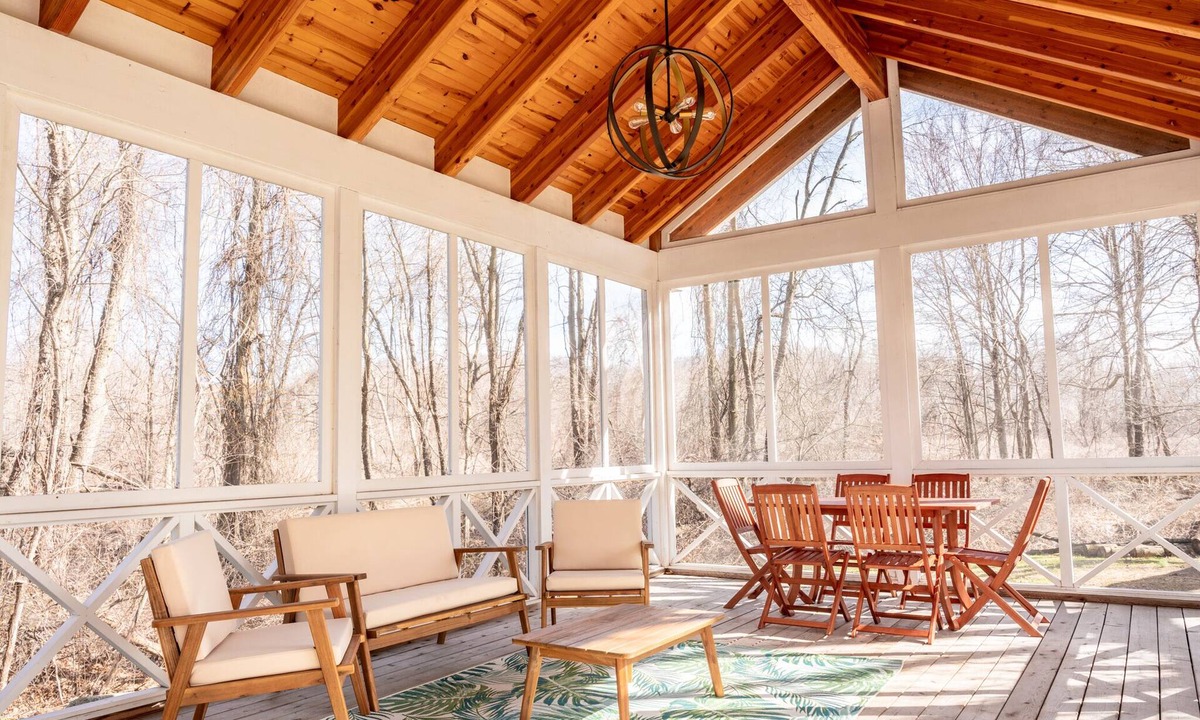 Long Beach House | Live Love Lake! 4bdrm House Near Private Beach