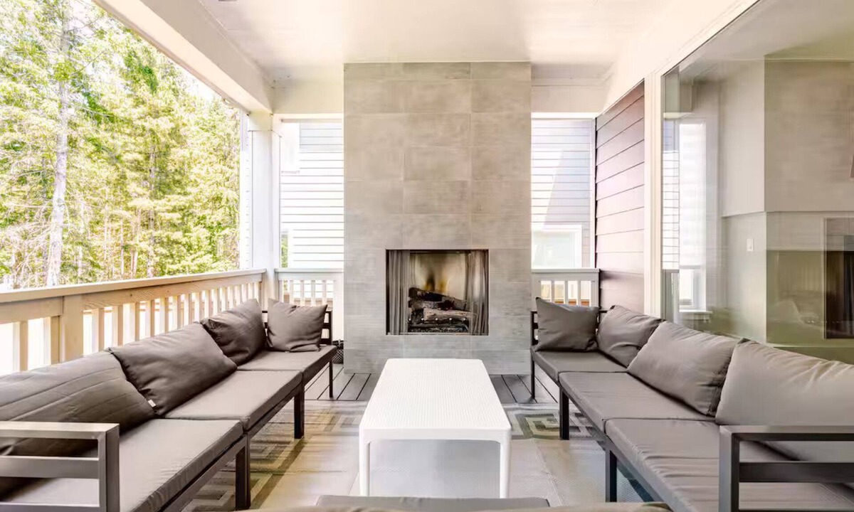 Port Orchard House | Live Luxe - 4K SQFT by Famous Golf Course