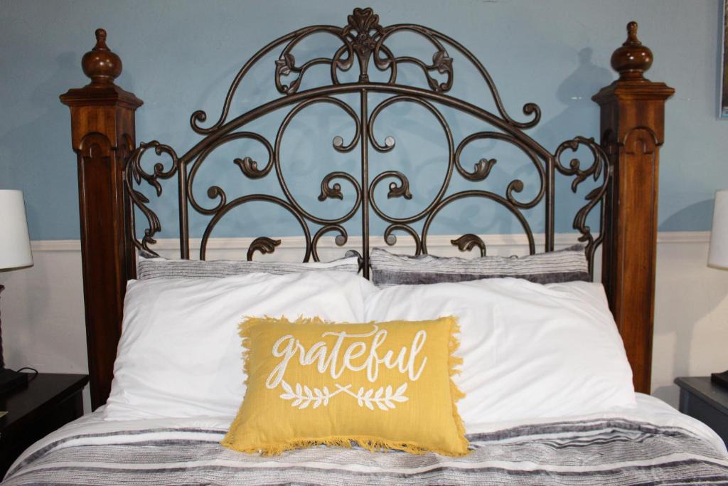 Glen Rose Bed & Breakfast | Live Oak B&B