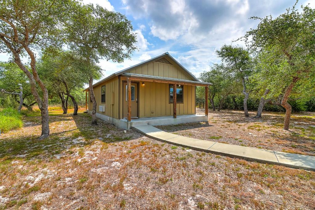 Aransas Pass House | Live Oak Cottage