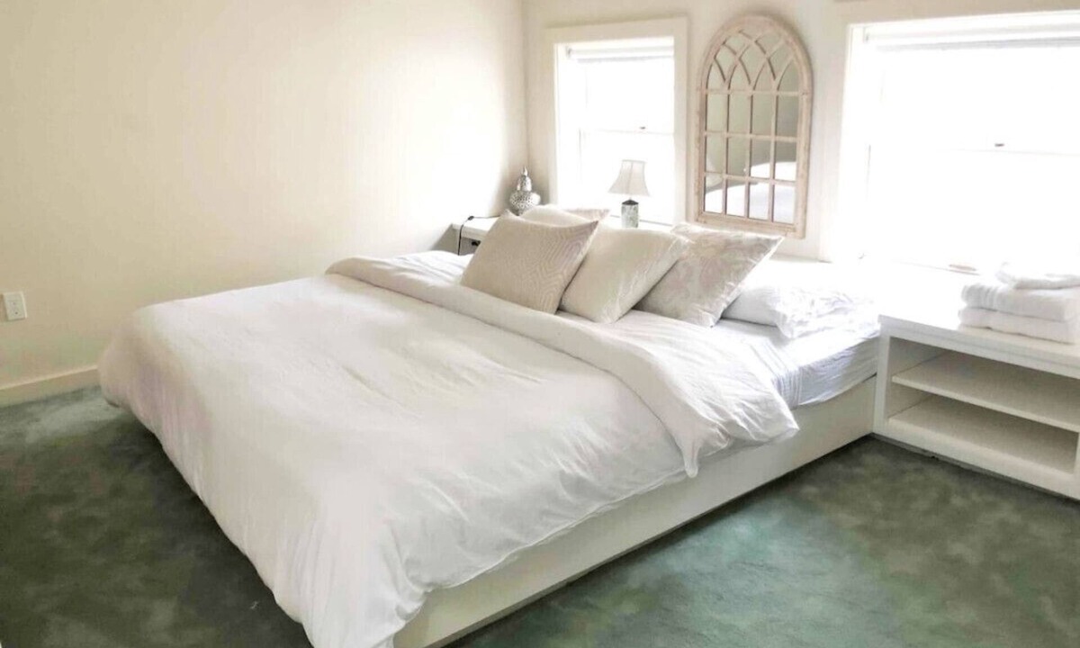 Washington Square West Villa | Live & Work in Style