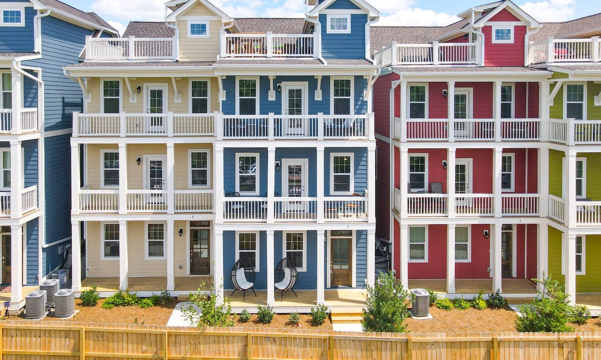 Lakewood House | Live your best Lake Life in NASH! Old Hickory Lake
