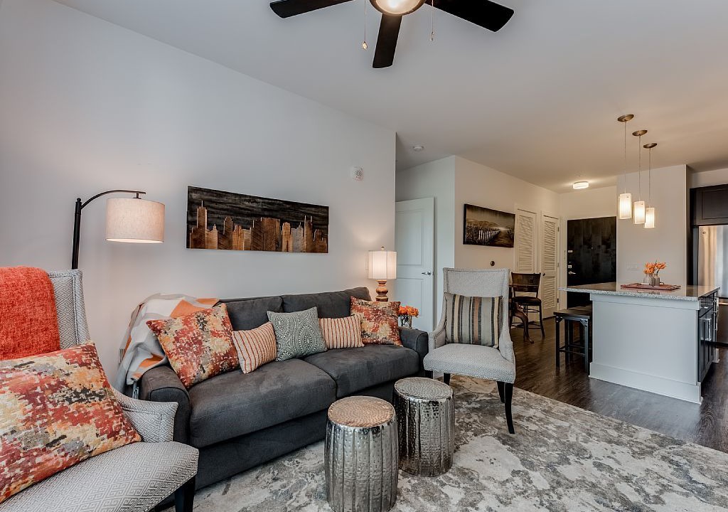 Edgehill Apartment | Lively 2BR w/ Pool in Heart of Music Row