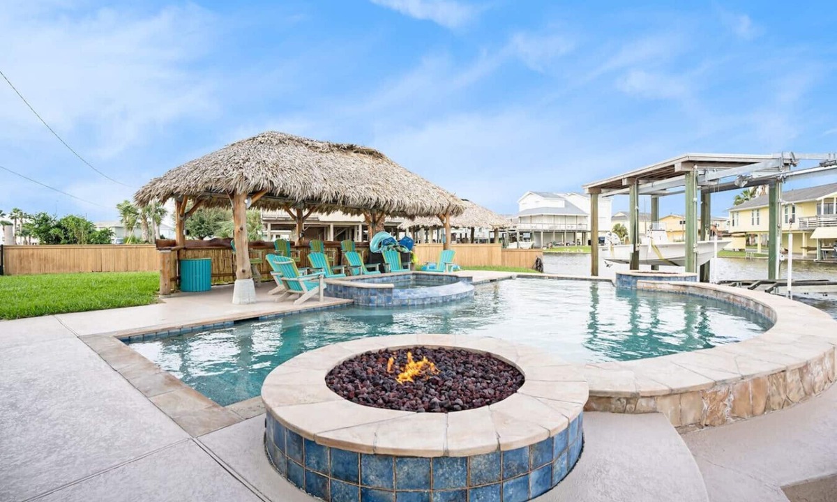 Jamaica Beach House | Livin’ the Dream – Waterfront Home w/Private Pool