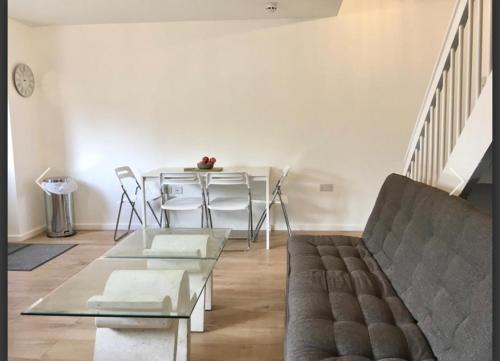 Ashford House | Living Stone 1 Room