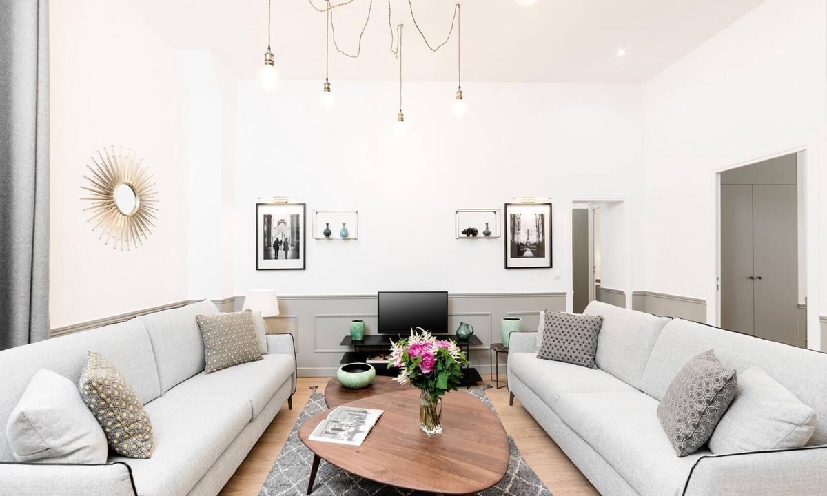Saint-Vincent-de-Paul Apartment | LivinParis | Luxury 4 Bedrooms Montmartre