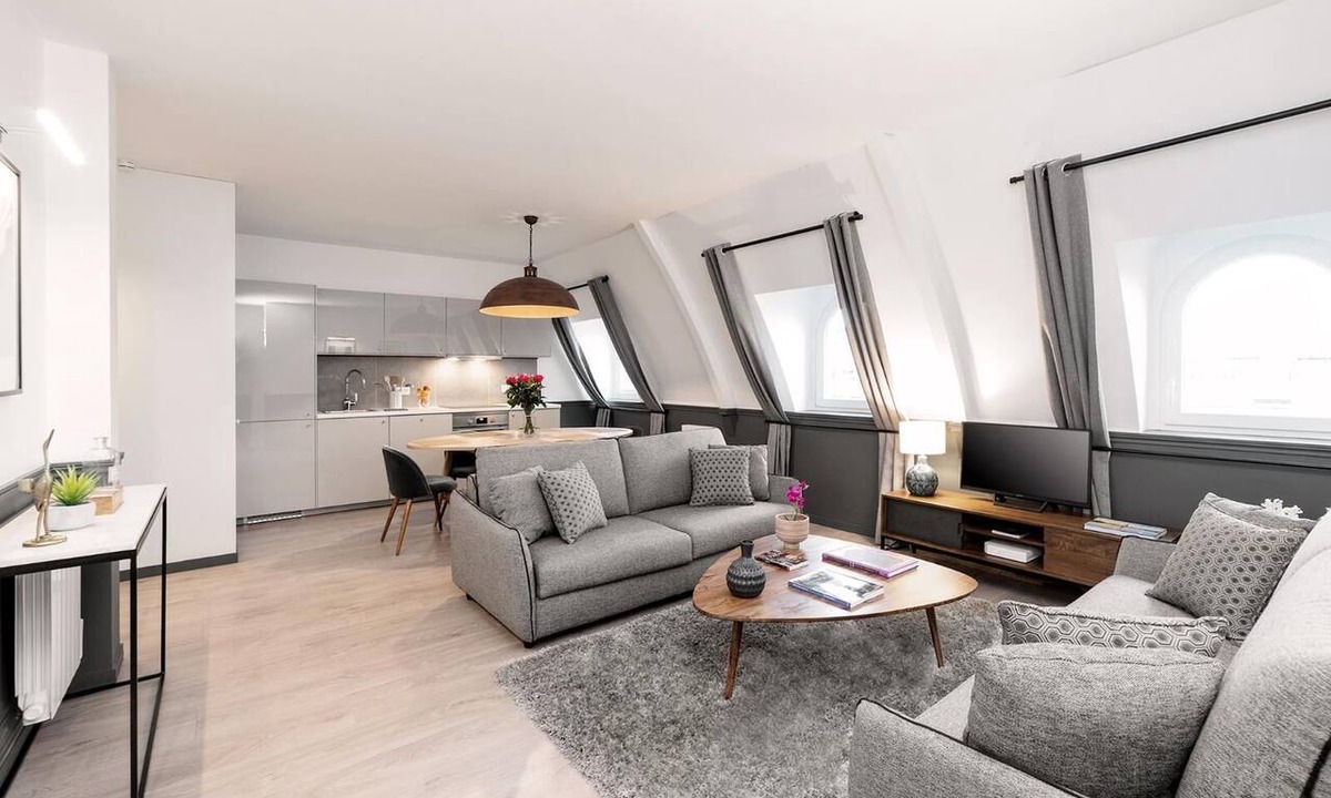 Quartier du Mail Apartment | LivinParis | Luxury AC 2 Bedrooms Le Louvre - Sacré Cœur View