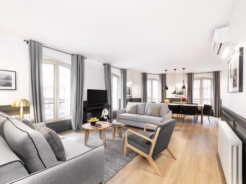 9th Arrondissement Apartment | LivinParis - Luxury AC 3 Bedrooms Opera III