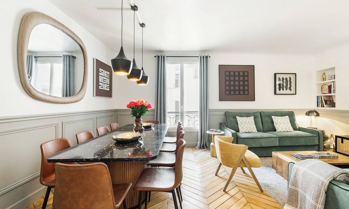 Quartier de Rochechouart Apartment | LivinParis | Luxury AC 4 Bedrooms Opera Lafayette IV
