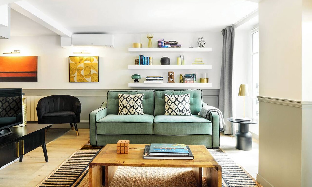 Quartier du Mail Apartment | LivinParis | Luxury AC 4 Bedrooms Le Louvre I