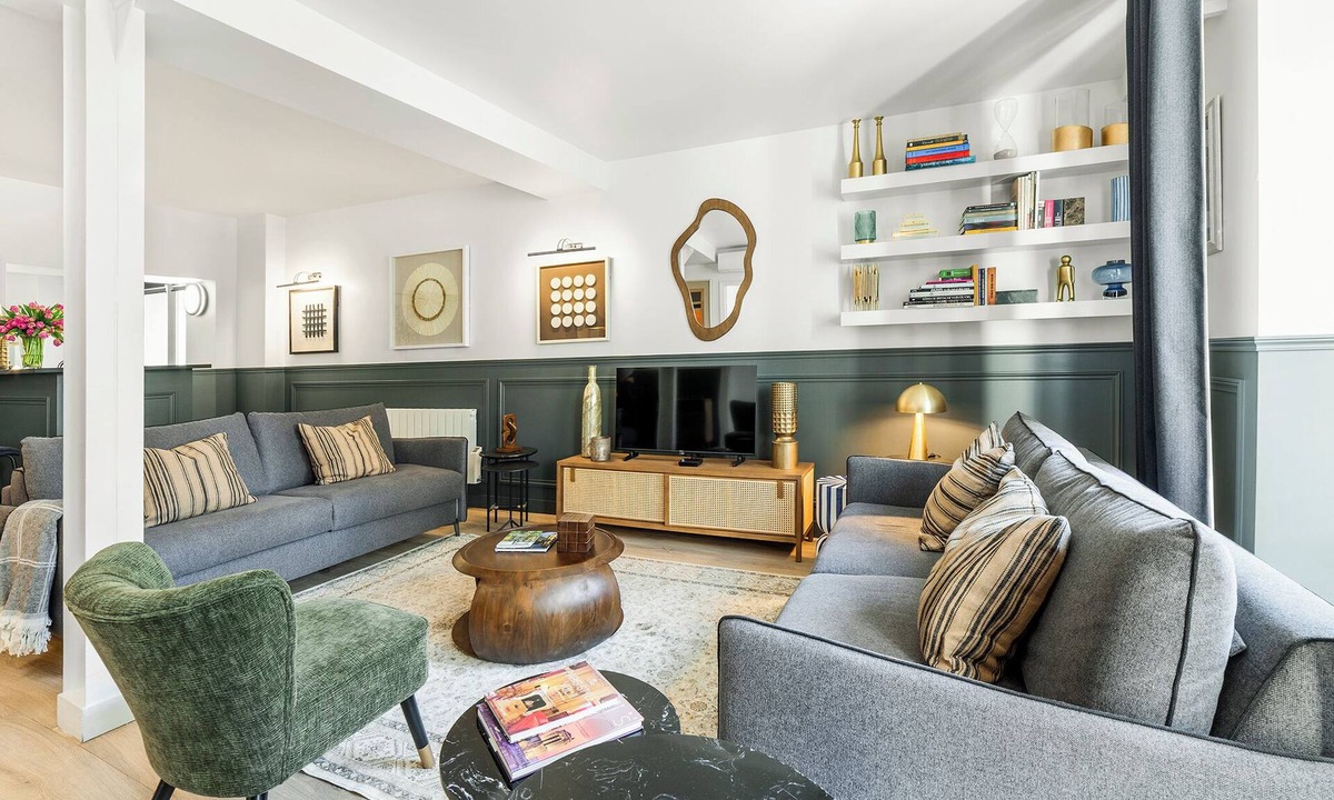 Quartier Sainte-Avoye Apartment | LivinParis | Luxury AC 4 Bedrooms Le Marais I