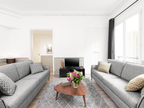 Quartier de la Porte-Saint-Denis Apartment | LivinParis - Luxury AC 4 Bedrooms Opera I