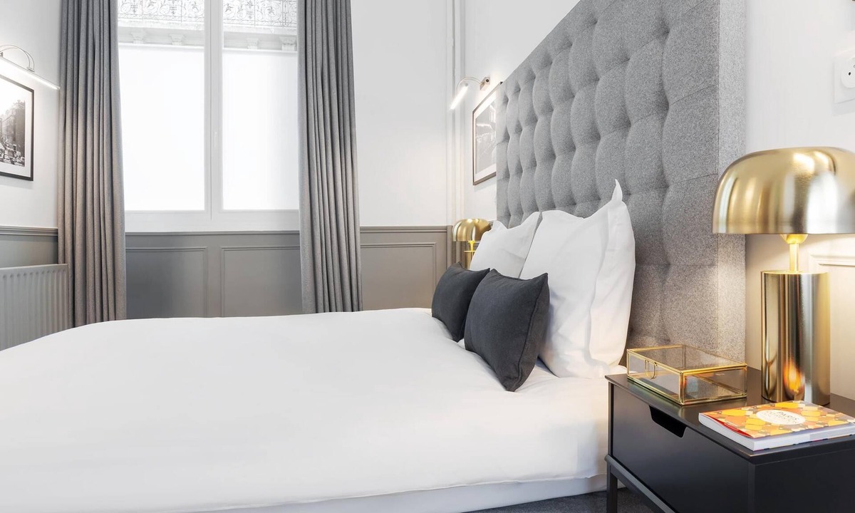 Ternes Apartment | LivinParis | NEW Luxury A/C 4 BDR Arc de Triomphe