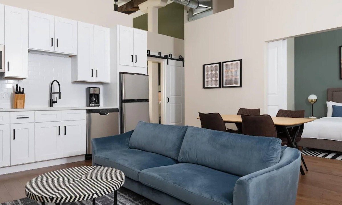 The Loop Apartment | LIVN Millennium Park Downtown Chicago 2BR
