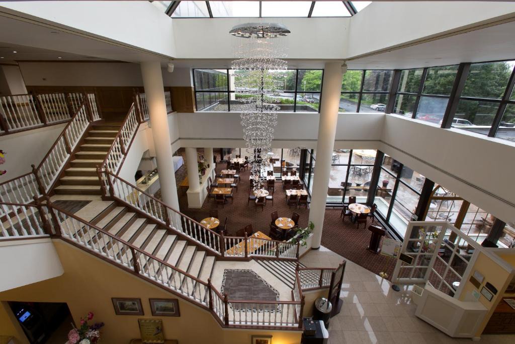 Clinton Hotel | Liyo Inn