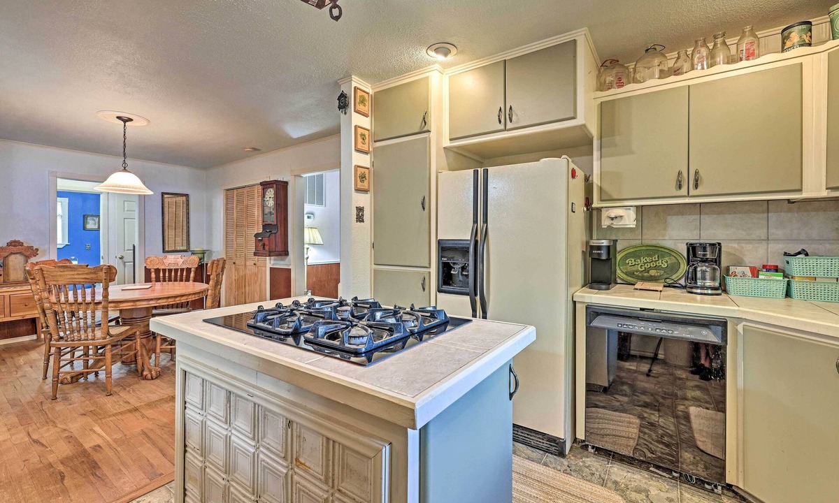 Llano House | Llano Home with Yard: Walk to Restaurants!