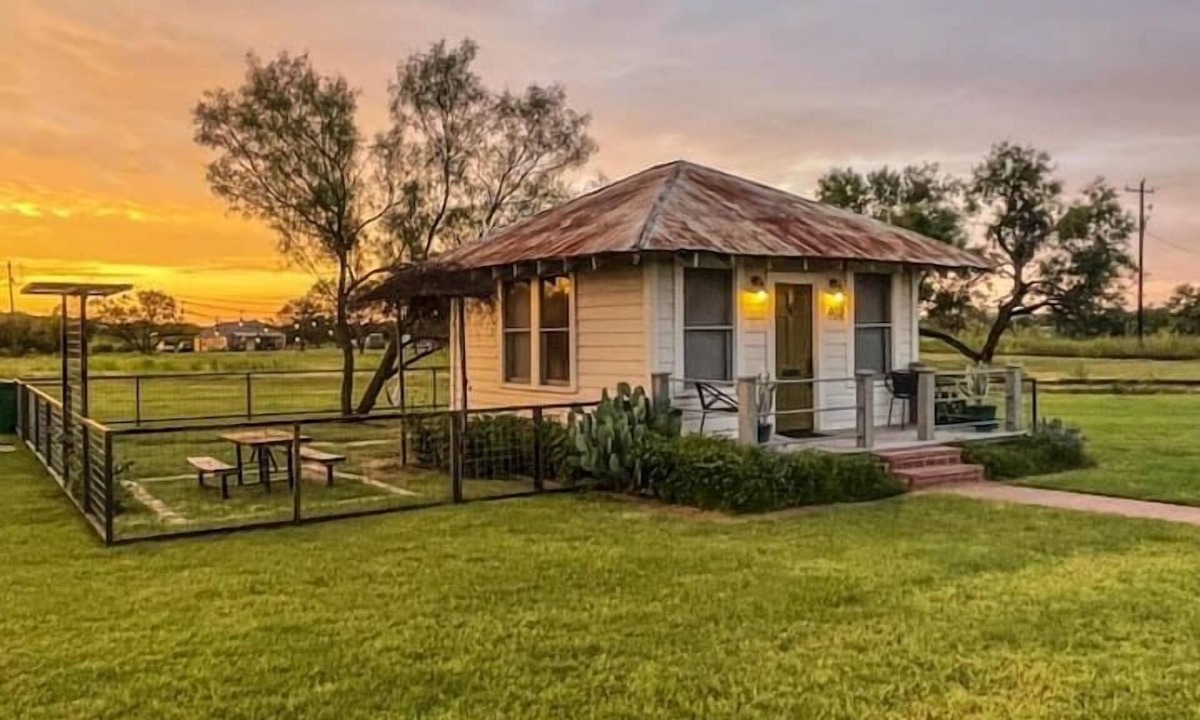 Llano House | Llano Line Shack - Historic Rail