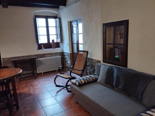 Sant Julia de Vilatorta House | Llar compartida El Tupí