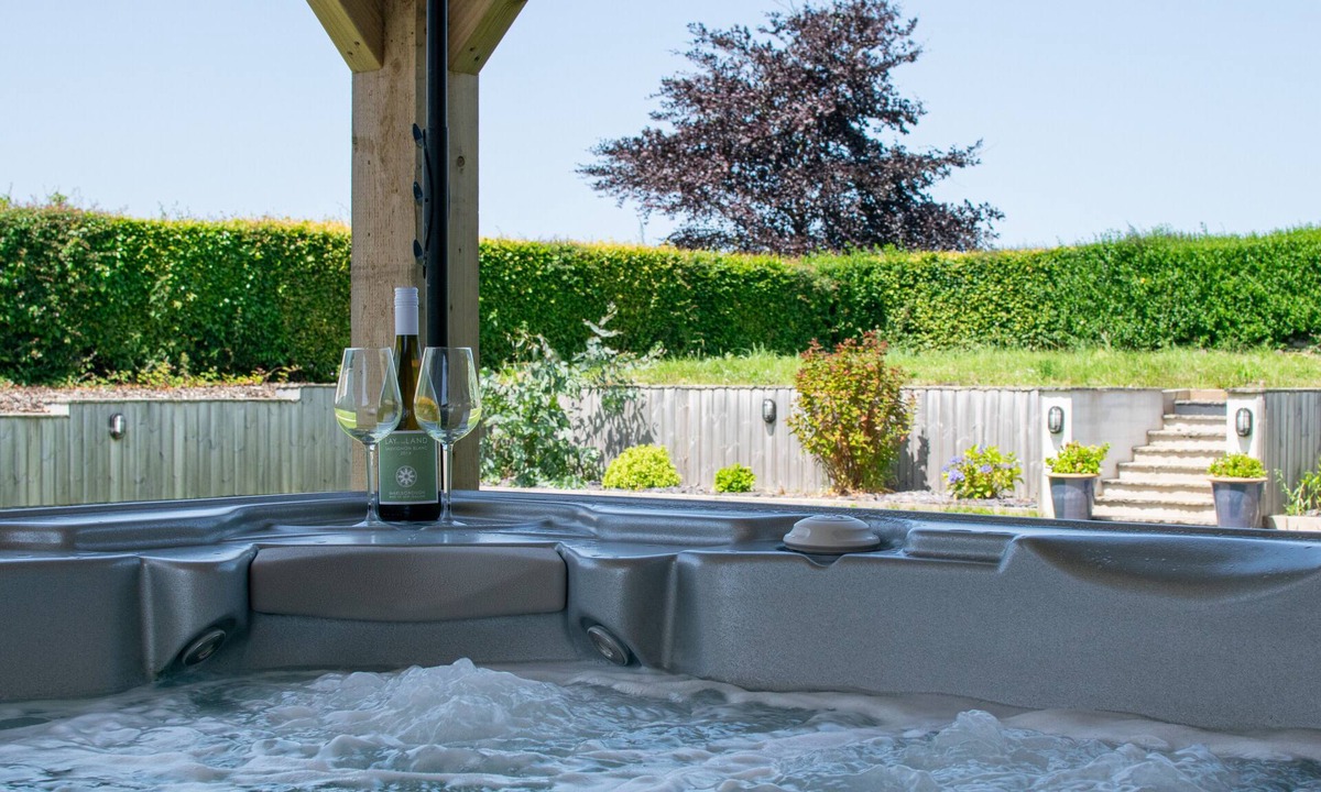 Gorslas House | Llety Celyn - The Hollies