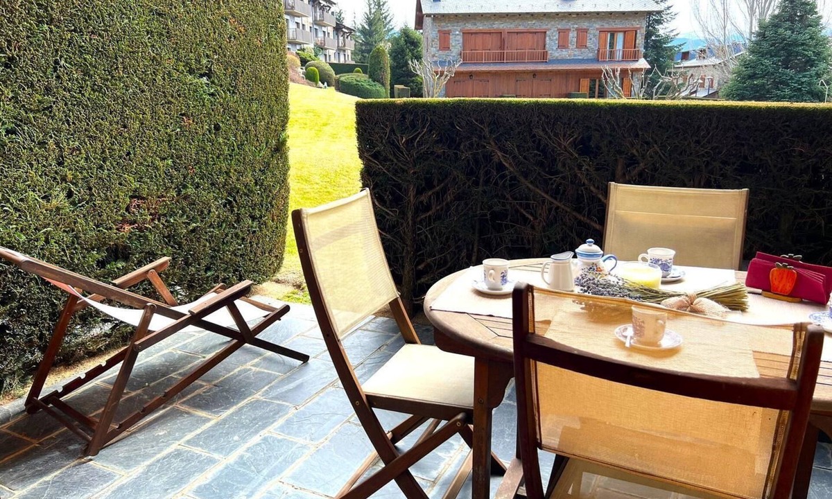 Llivia House | LLivia Xll - Four Bedroom House, Sleeps 8