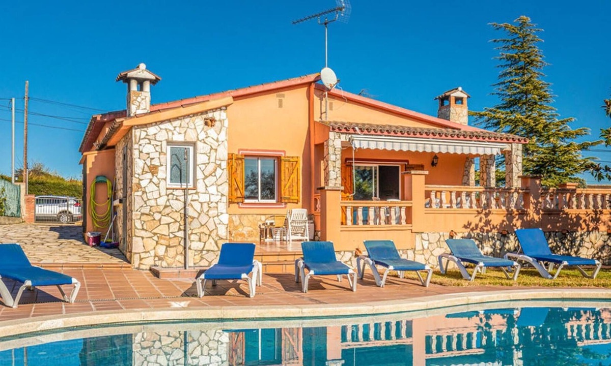 Caldes de Malavella Villa | Lloret Holiday Rental Villa Can Carbonell